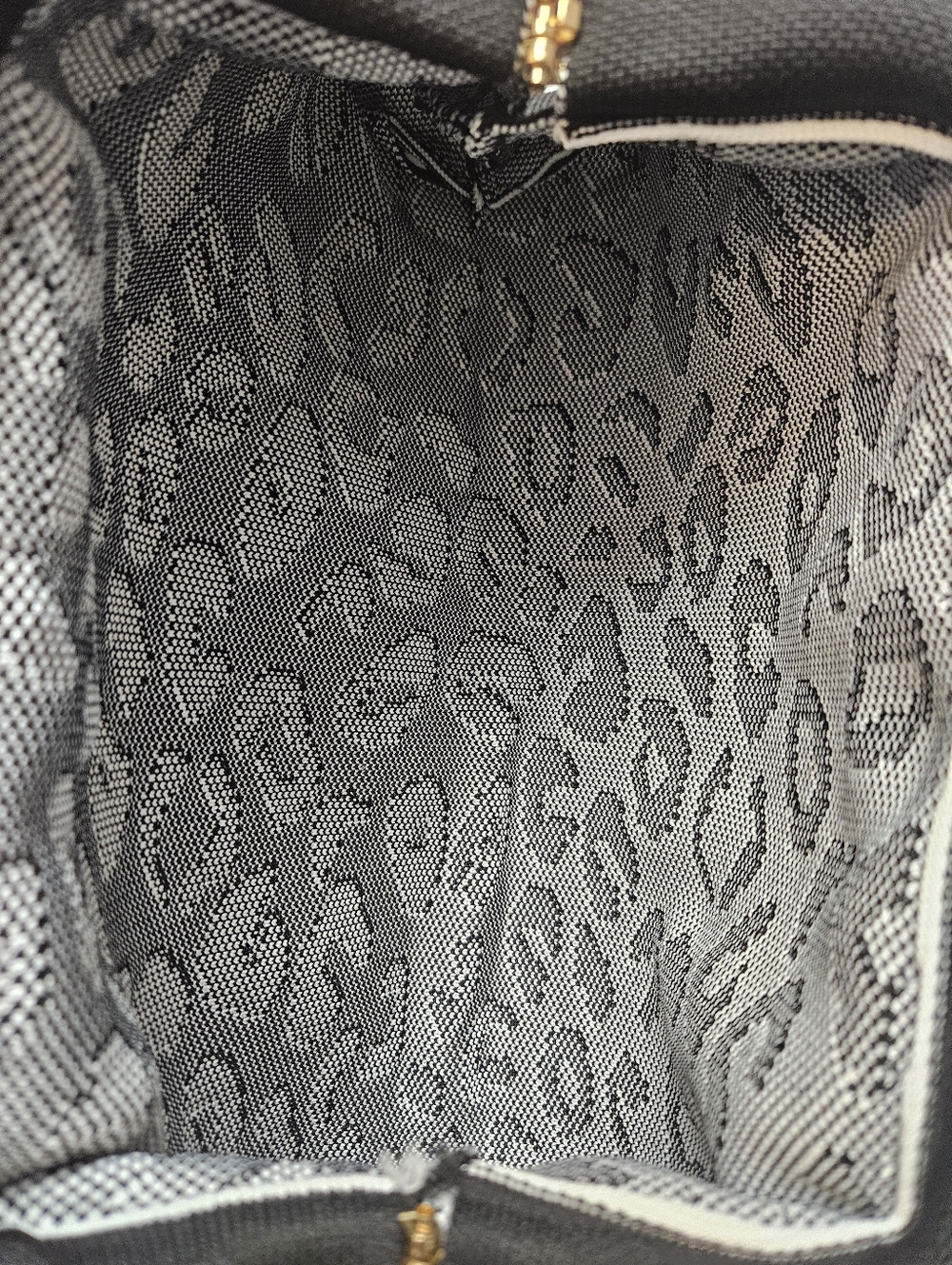 NEW Black & White Leopard Knit Hinge Closure Clutch - Picture 10 of 13